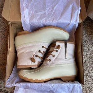 Sperry Saltwater Metallic Ivory Duck Boots NWT